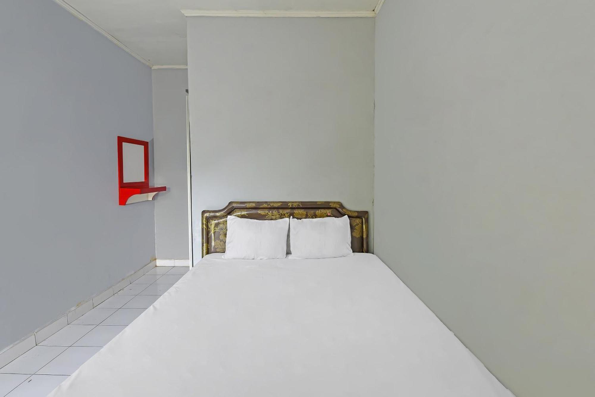Spot On 91905 Hotel Cipto Arum Чилачап Экстерьер фото