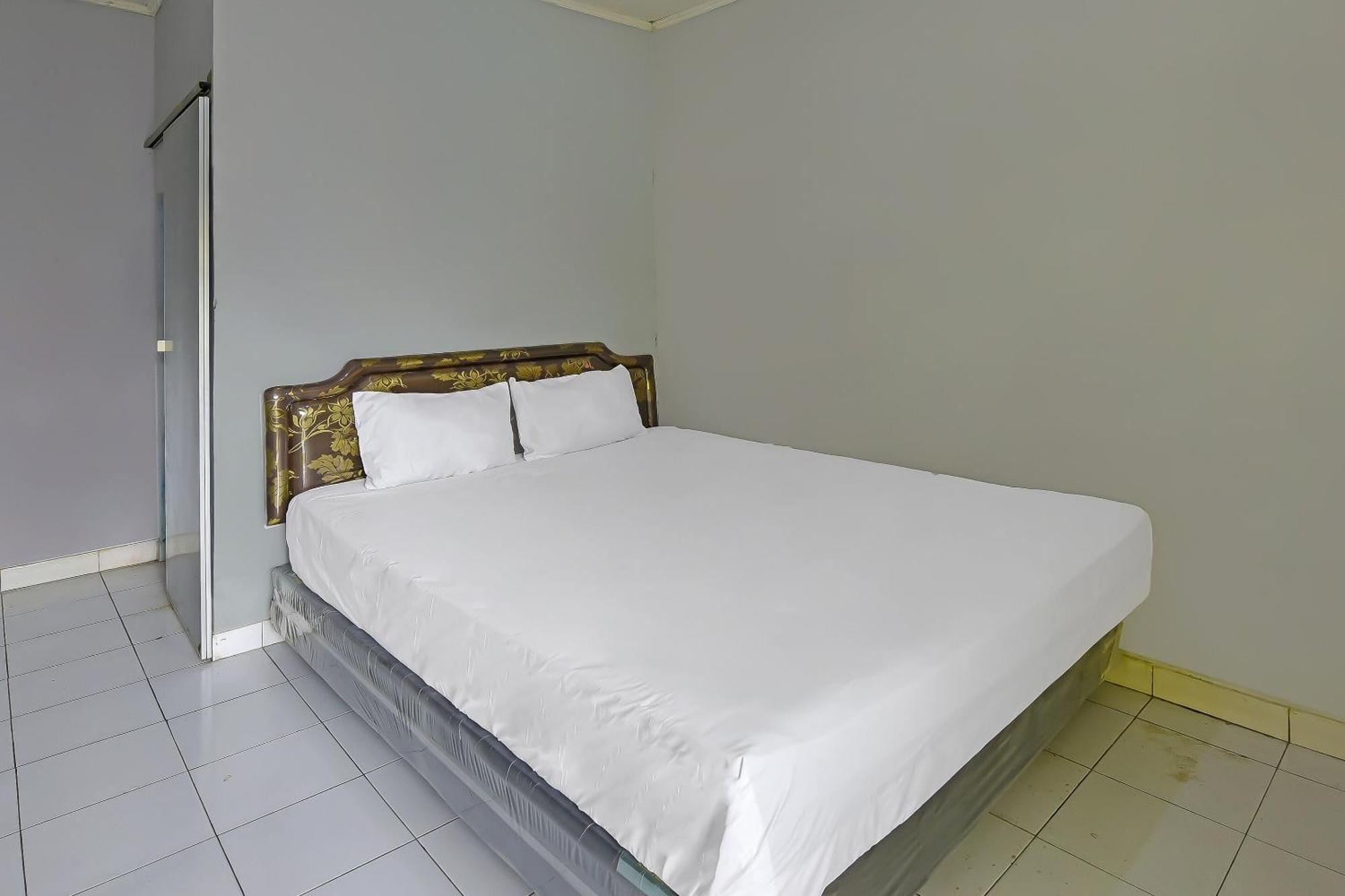 Spot On 91905 Hotel Cipto Arum Чилачап Экстерьер фото