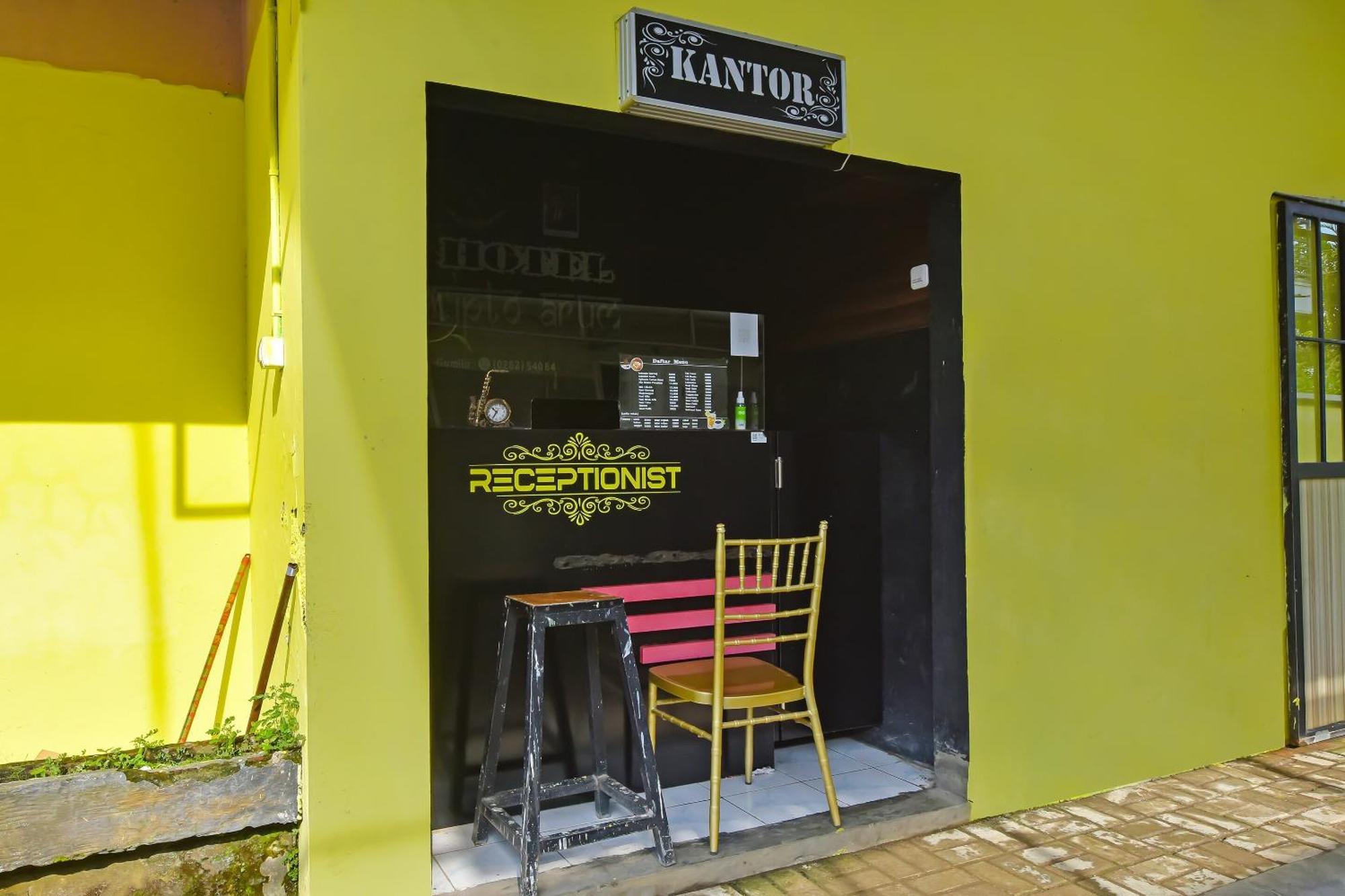 Spot On 91905 Hotel Cipto Arum Чилачап Экстерьер фото